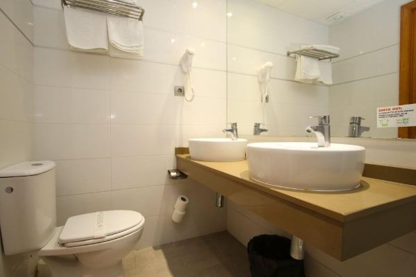 Hotel Ibiza JET Apartamentos - Adults Only (Islas Baleares)